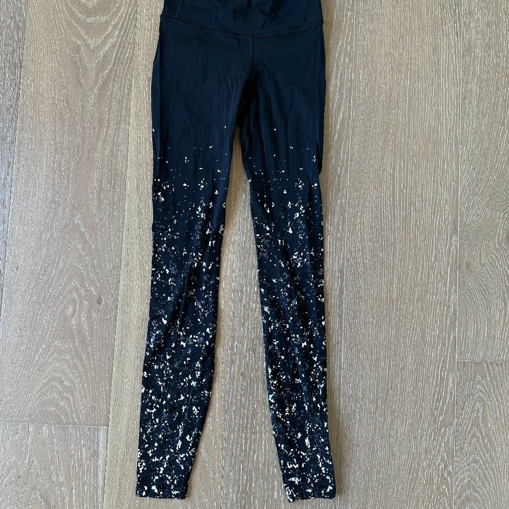 Lululemon Silver and White Metallic Tights Leggings - Size 2